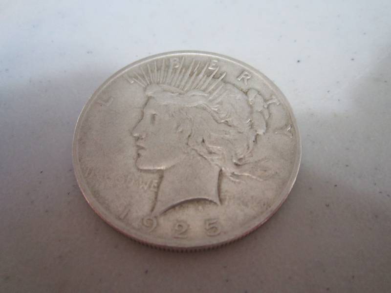 lot 470 image: 1925 Dollar...