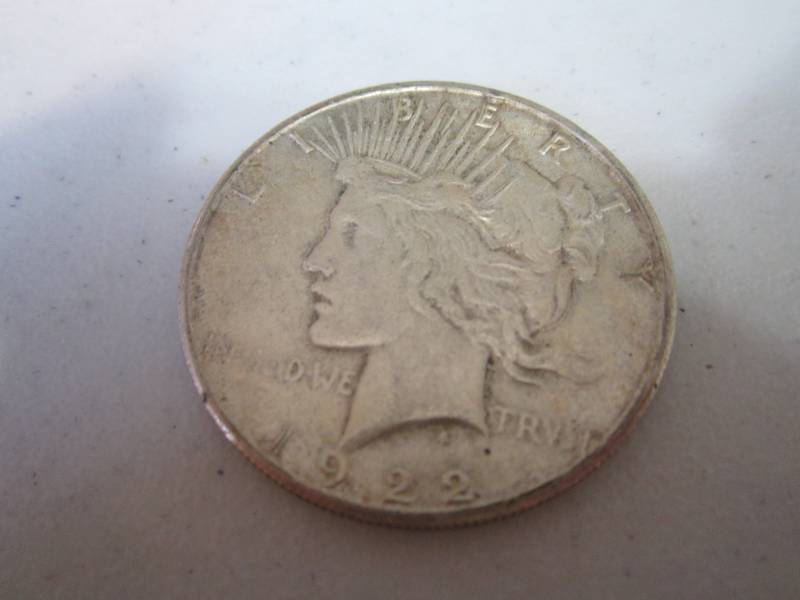lot 480 image: 1922 S Dollar...