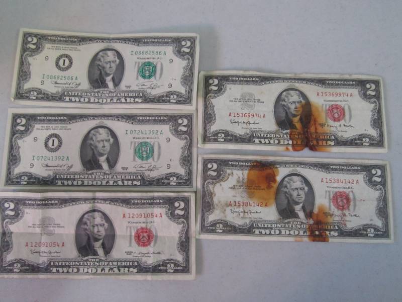 lot 153 image: Assorted $2.00 bills...