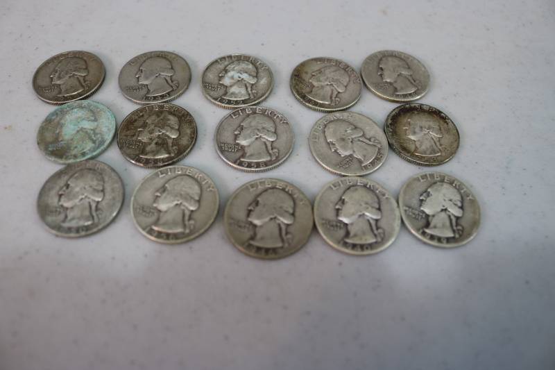 lot 171 image: 15 Older assorted Quarters...
