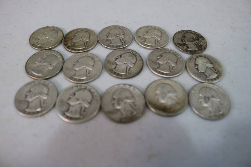lot 174 image: 15 Older assorted Quarters...
