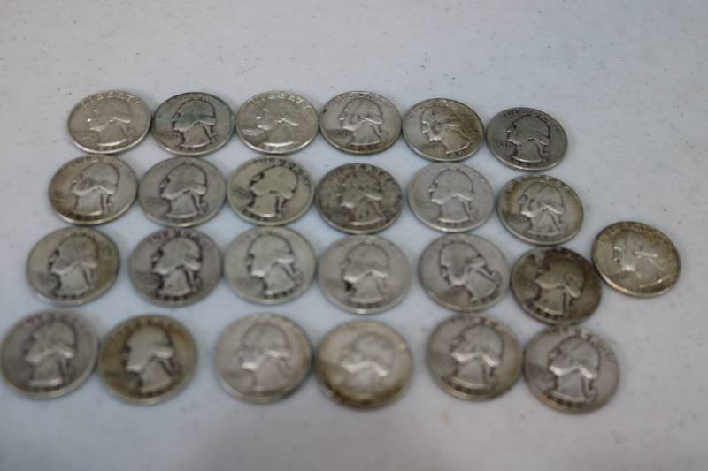 lot 179 image: 25 Older assorted Quarters...