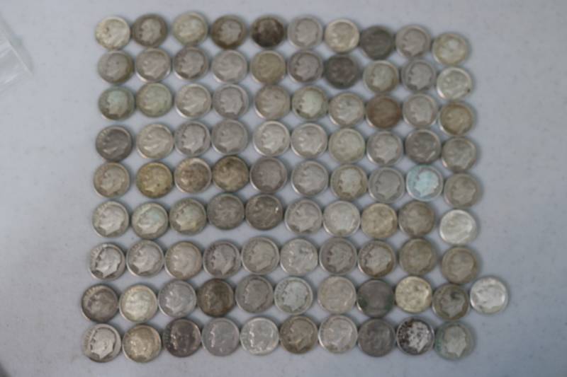 lot 191 image: Lot of 1964 and older Franklin dime...