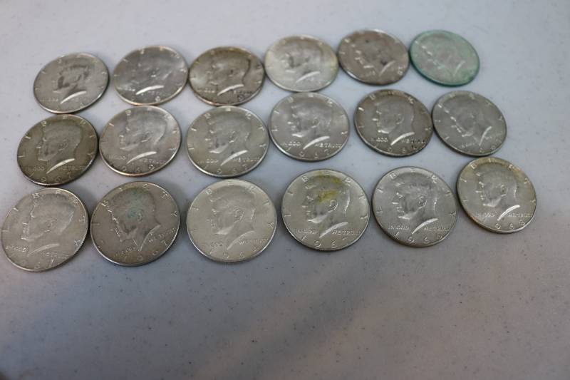 lot 200 image: 1965 - 1969 half dollars...