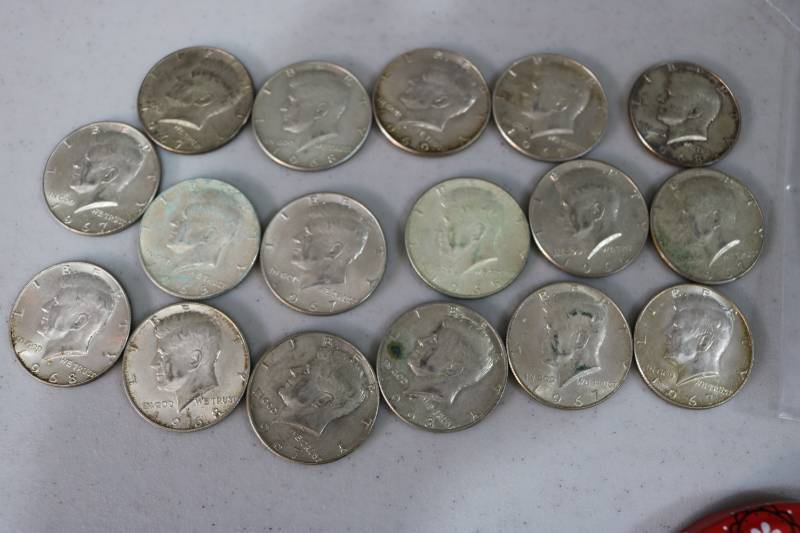 lot 203 image: 1965 - 1969 half dollars...