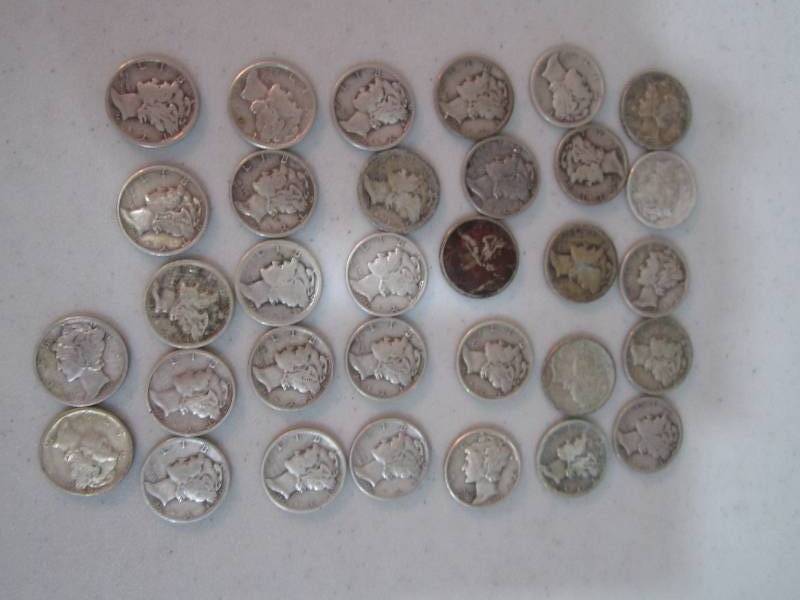 lot 265 image: 32 mercury dimes...