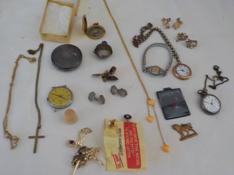 lot 22 image: Costume Jewelry and Thimble some g...