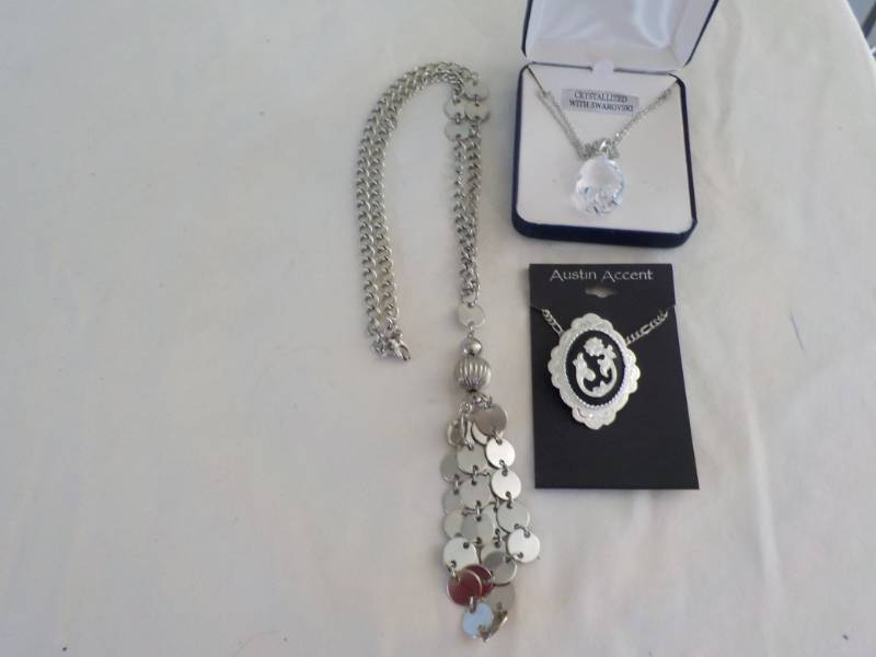 lot 51 image: Swarovski Necklace, Austin Accent N...