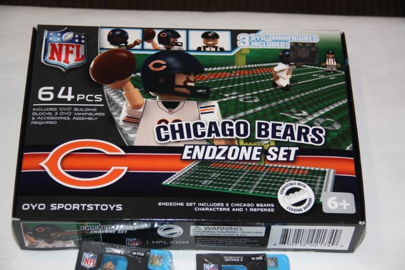 lot 7 image: Chicago Bears OYO Mini Figures Set with Two Additional Figures