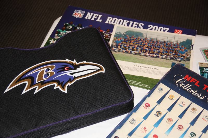 lot 31 image: NFL Football Collectibles Resale Lot  45 Items