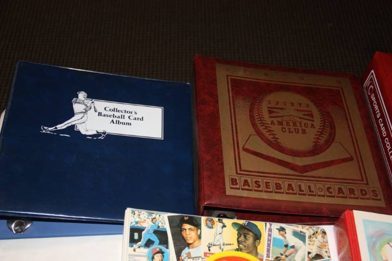 lot 29 image: Sports Card Three Ring Binder Lot  5 Binders