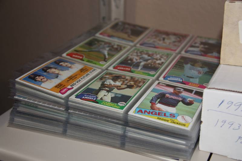 lot 34 image: August Collection Sports Card Bulk Lot  3000-4000 Cards