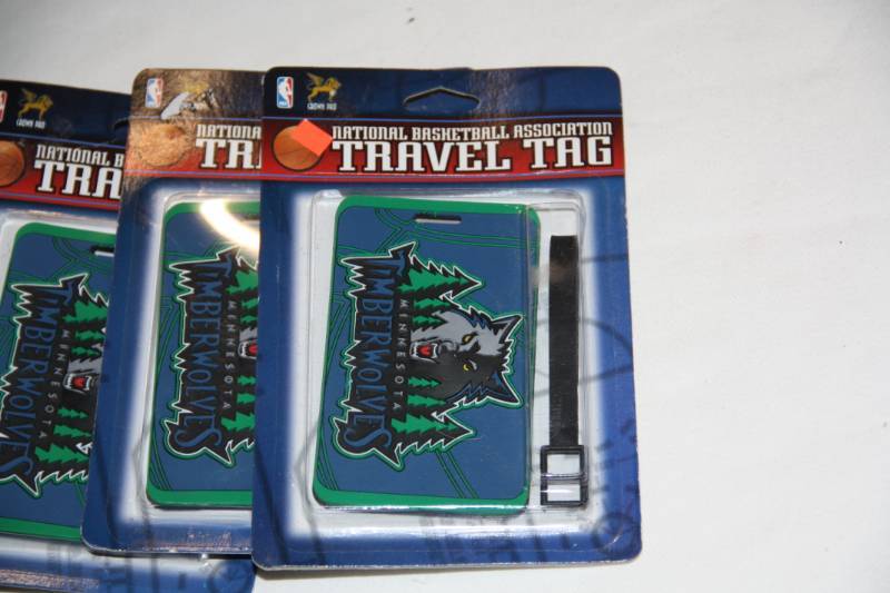 lot 40 image: Minnesota Timberwolves Heavy Duty Luggage Tag Lot  5 Items