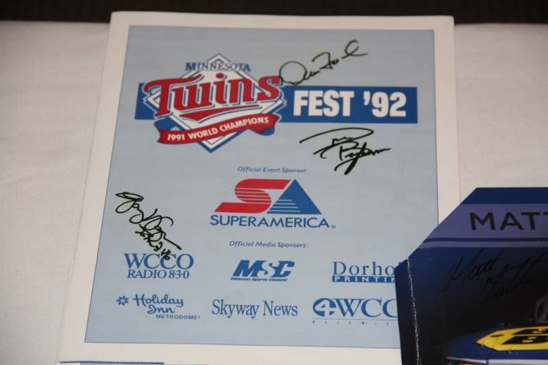 lot 46 image: TwinsFest Program Auto Lot  3 Items