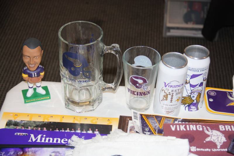 lot 59 image: Minnesota Vikings Collectible Resale Lot