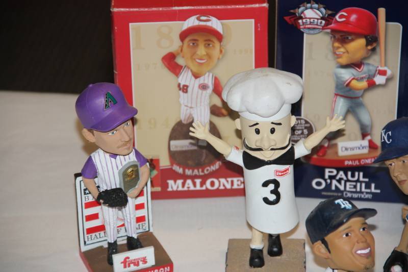 lot 69 image: MLB Baseball Bobblehead Resale Lot  9 Items