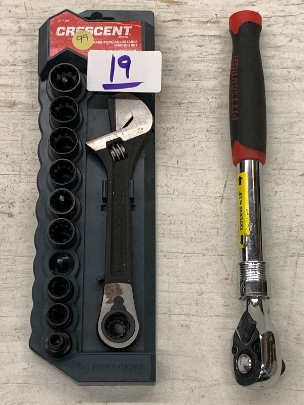 lot 19 image: Etendable Ratchet, 12 Drive, Etc