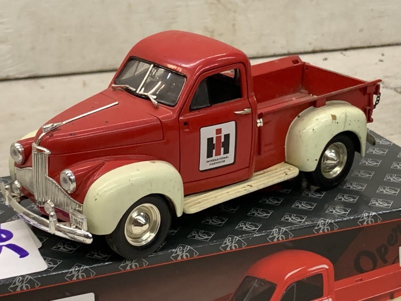 lot 32 image: 1947 Studebaker Pickup Truck, Inter...