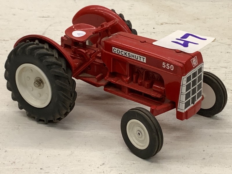 lot 47 image: Cockshutt 550 Tractor ...