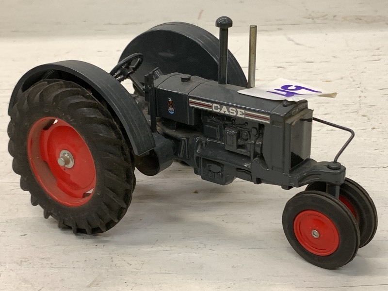 lot 49 image: Case Gray Tractor ...
