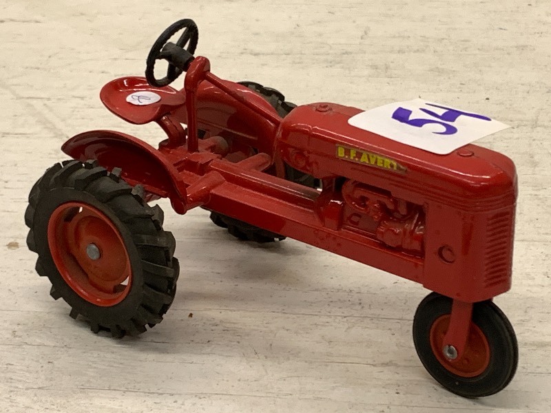 lot 54 image: B.F. Avery Classic Tractor, Series-...