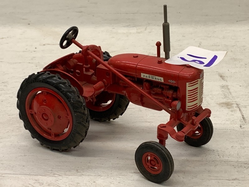 lot 61 image: Farmall 130 Tractor ...