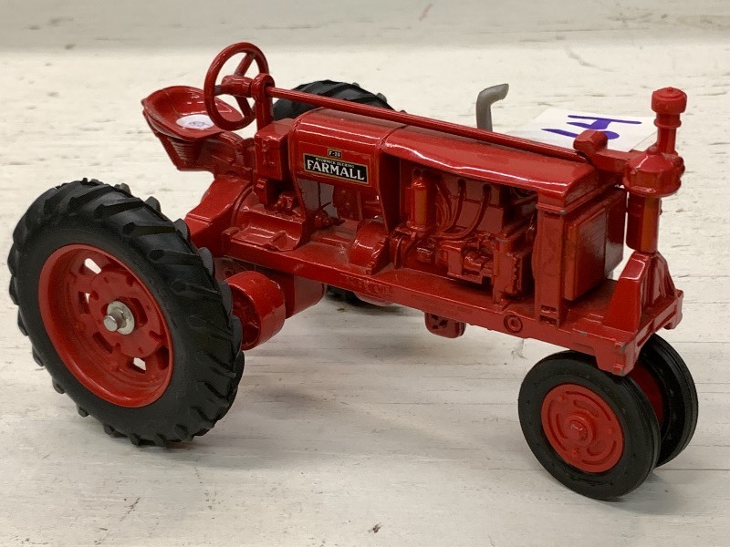 lot 64 image: Farmall F-20 Tractor ...
