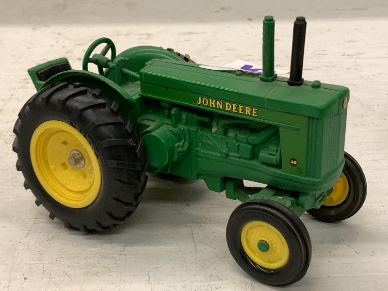 lot 65 image: John Deere AR Tractor ...