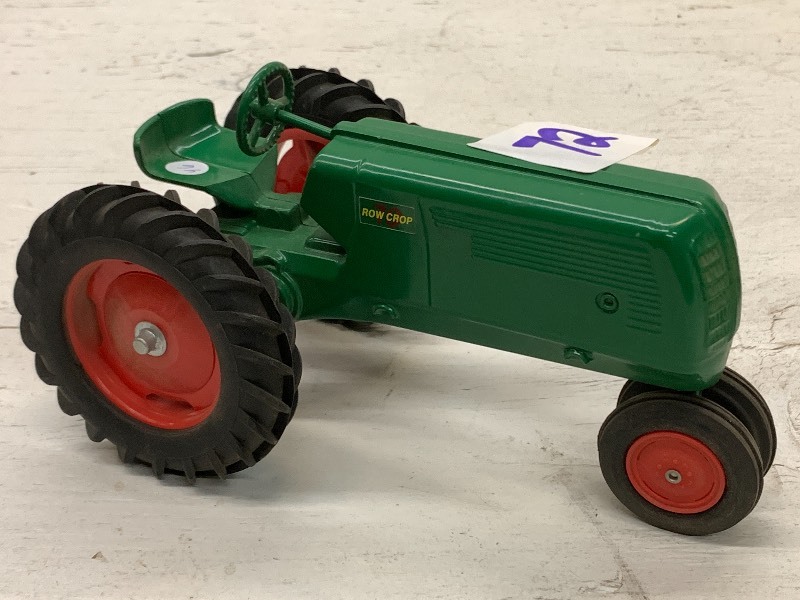 lot 72 image: Oliver Row Crop 70 Tractor ...