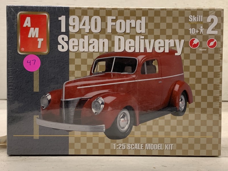 lot 115 image: Unopened AMT Ertl 1940 Ford Sedan 1...