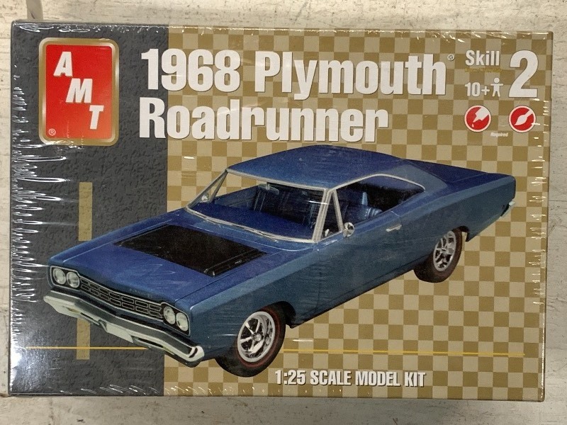 lot 118 image: Unopened AMT Ertl 1968 Plymouth Roa...