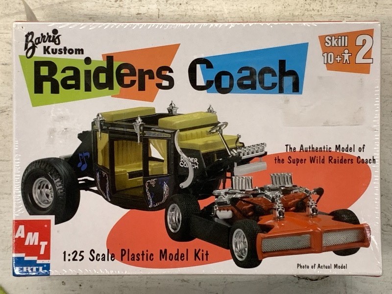 lot 123 image: Unopened AMT Ertl Raiders Coach 12...