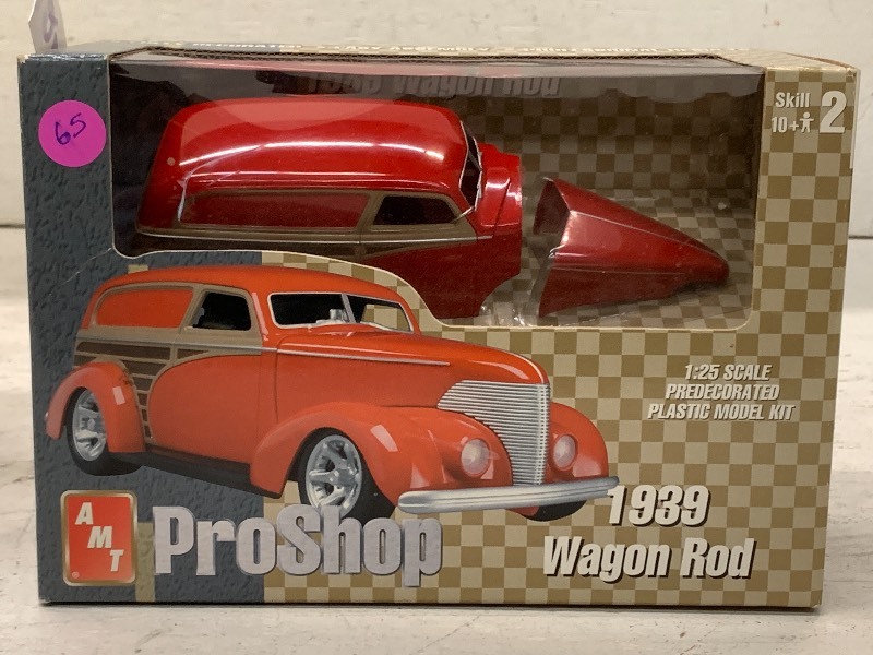 lot 124 image: AMT Ertl Pro-Shop 1939 Wagon Rod 1...
