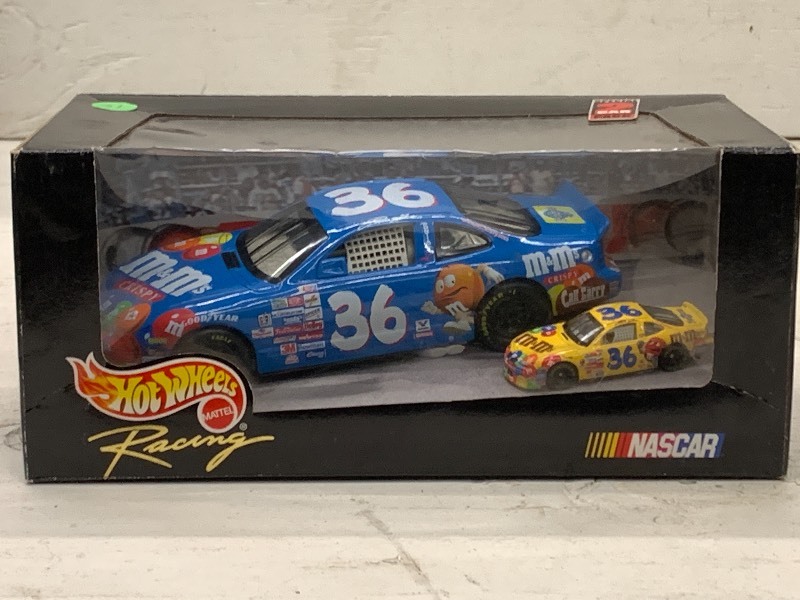 lot 128 image: HotWheels 24826 M&Ms 125-Scale ...