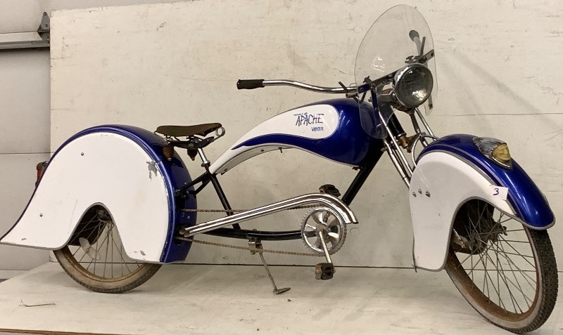 lot 3 image: Custom-Built Motorcycle Bicycle