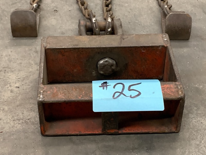 lot 25 image: Automotive Engine Picker Attachment Chain