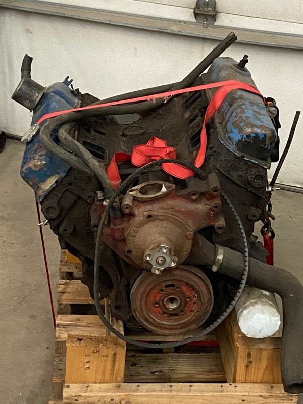 lot 10 image: Chrysler 400 Big-Block V8 Engine