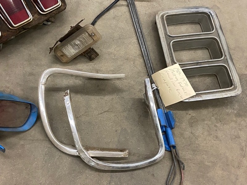 lot 14 image: Lot Of Ford Mustang Fastback Parts