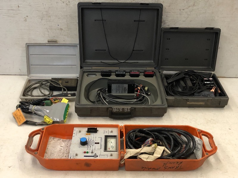 lot 30 image: Lot Of Specialty Automotive Tools  Equipment