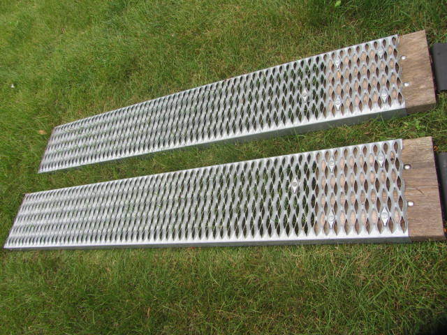 lot 2 image: Loading Ramps