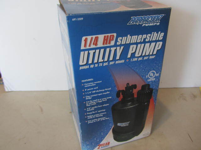 lot 23 image: Submersible Pump