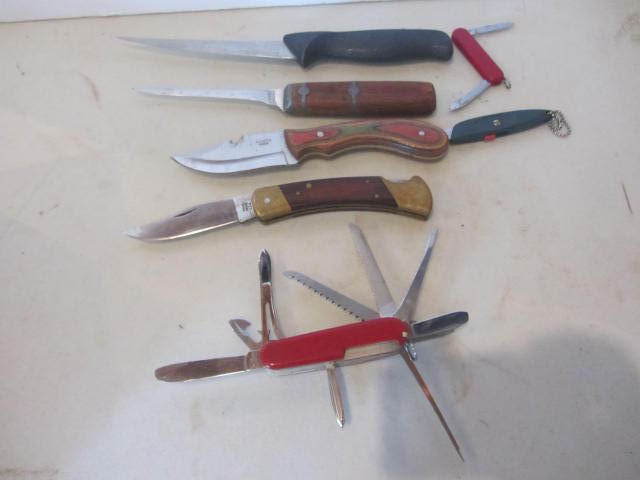 lot 28 image: Knives