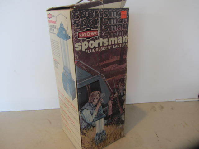 lot 33 image: Vintage Ray-O-Vac Lantern