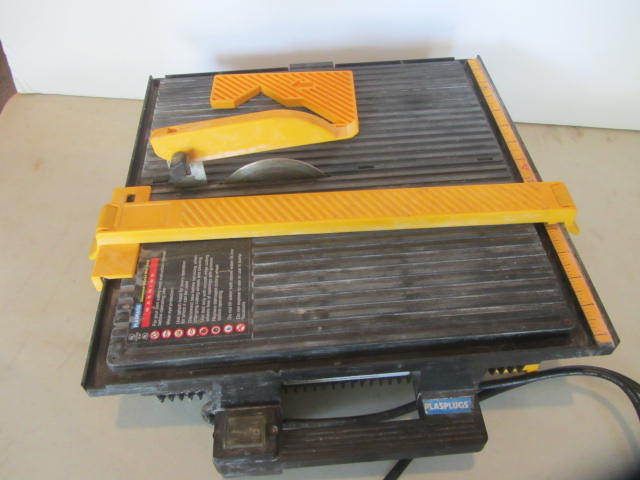 lot 55 image: Tile Cutter