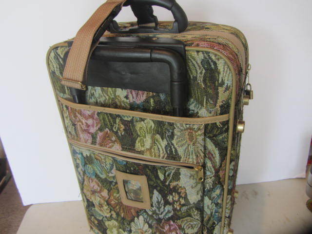 lot 98 image: Suitcase