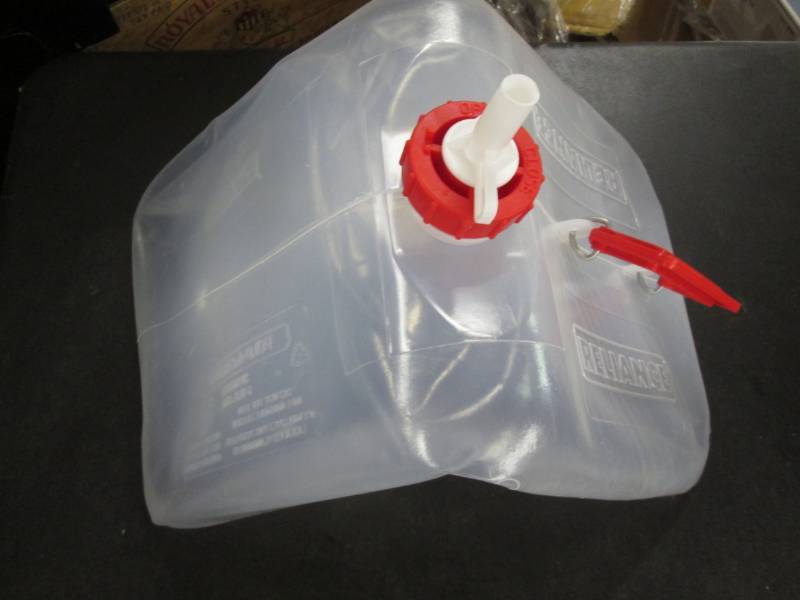 lot 175 image: 10 Reliance 5 Gallon Collapsible Wa...