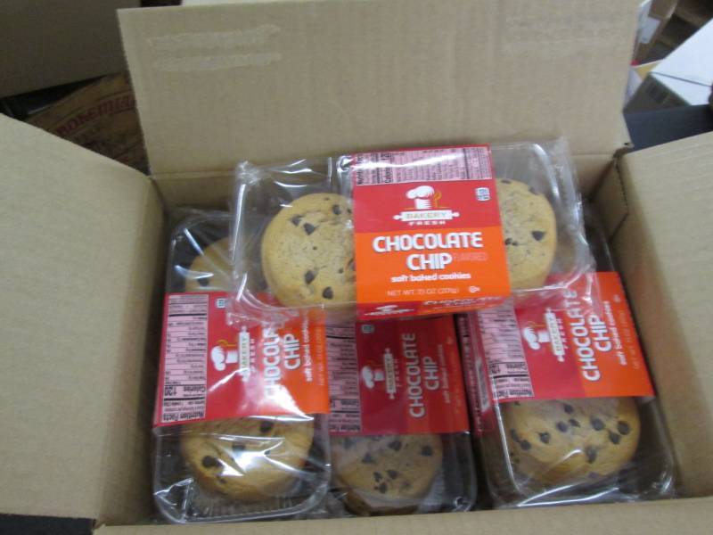 lot 205 image: 2 Cases of Bakery Fresh 12-7.1 oz C...