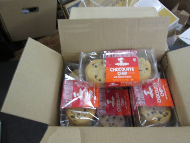 lot 208 image: 2 Cases of Bakery Fresh 12-7.1 oz C...