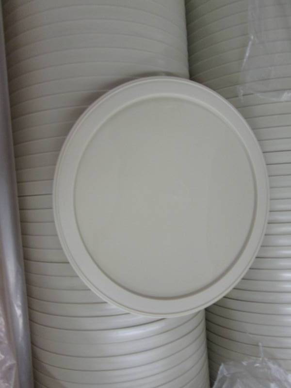 lot 224 image: Case of 558 Plastic Lids for Lot #s...