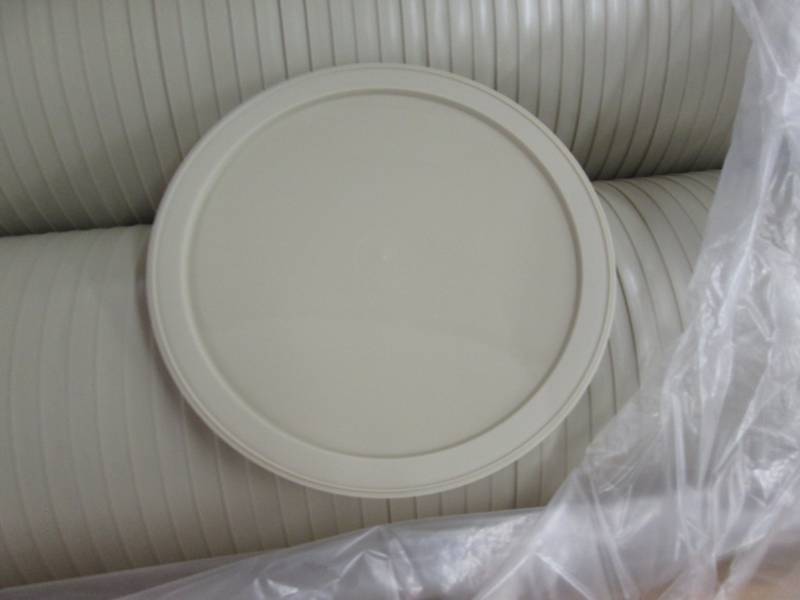 lot 226 image: Case of 558 Plastic Lids for Lot #s...